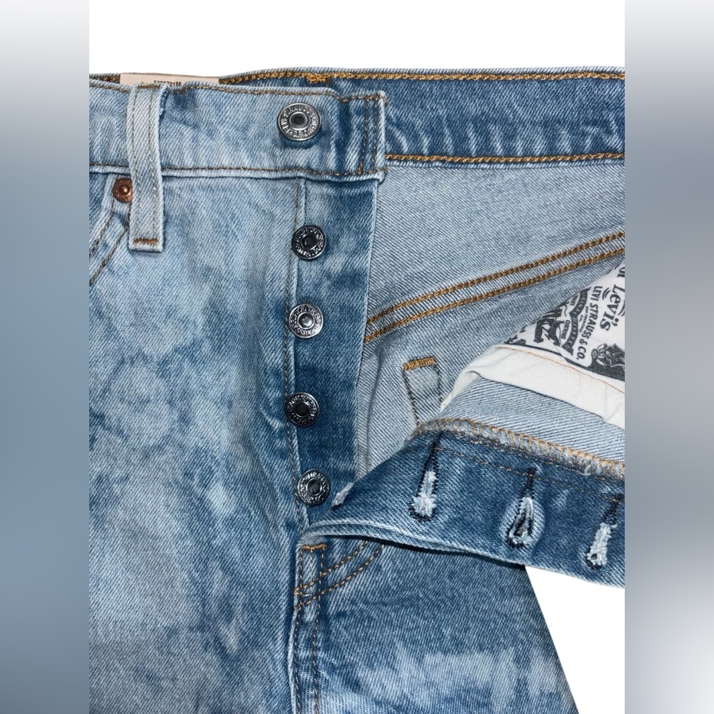 NWT Levi's High Rise 501 Shorts - Picture 4 of 8
